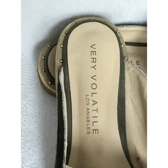 Very Volatile Los Angeles Camo Leather Cow Hair Slip On Mules Flats Sz 7 - Picture 5 of 6